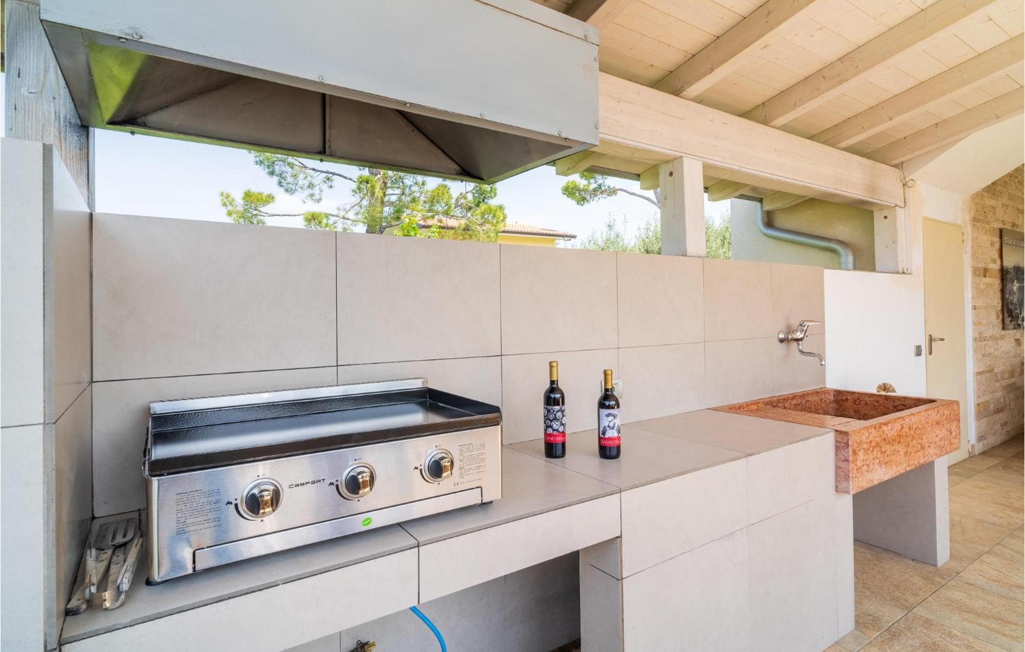3 Bedroom Nice Home In Lazise Vr ภายนอก รูปภาพ