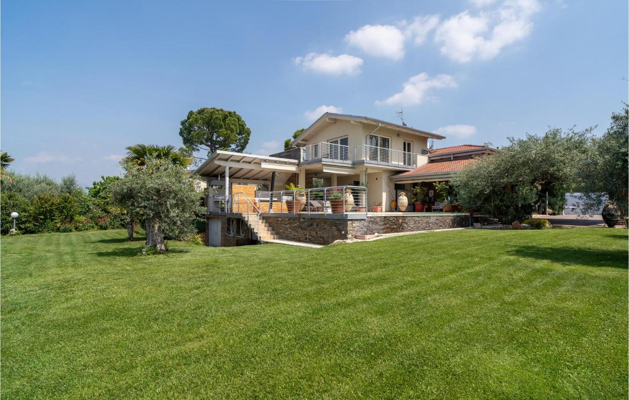 3 Bedroom Nice Home In Lazise Vr ภายนอก รูปภาพ